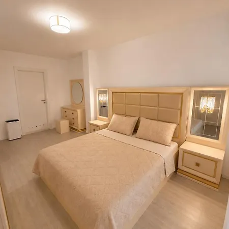 Vakantiehuis Spacious 4-bedroom Townhouse In Life Dyuni