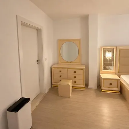 Vakantiehuis Spacious 4-bedroom Townhouse In Life Dyuni